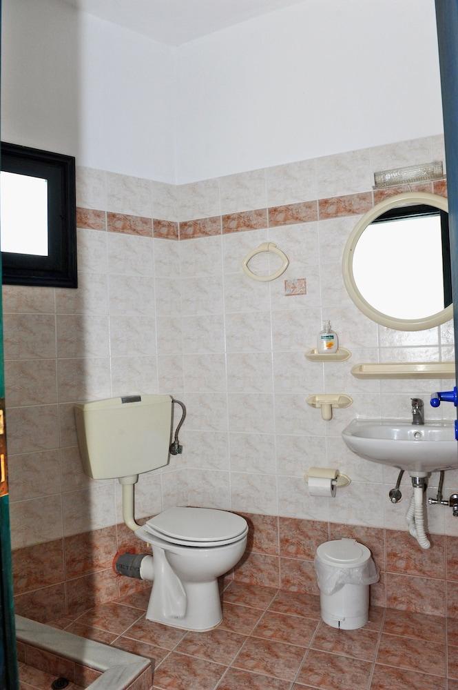 Morfeas Hotel Трипити Экстерьер фото